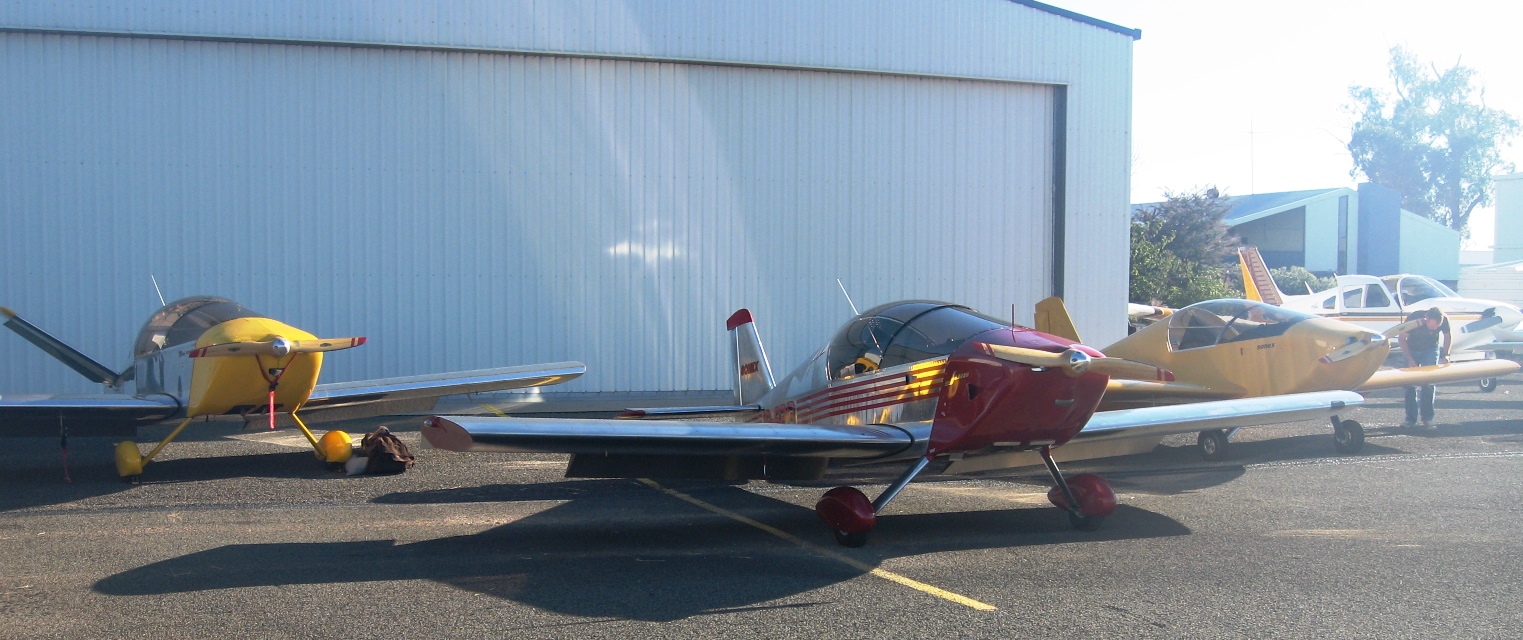 Richo_hangar3.JPG