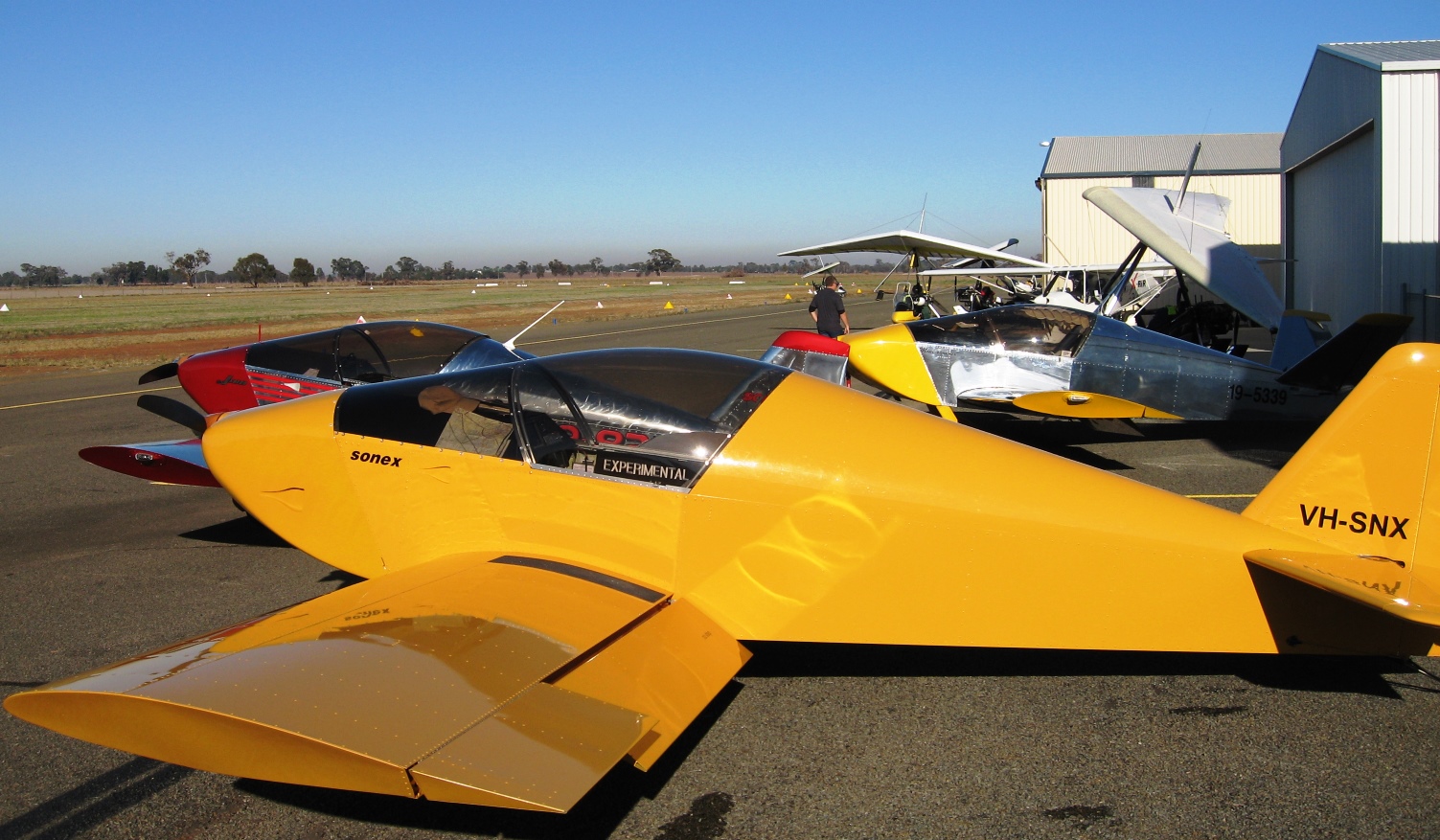 richo_hangar2.JPG